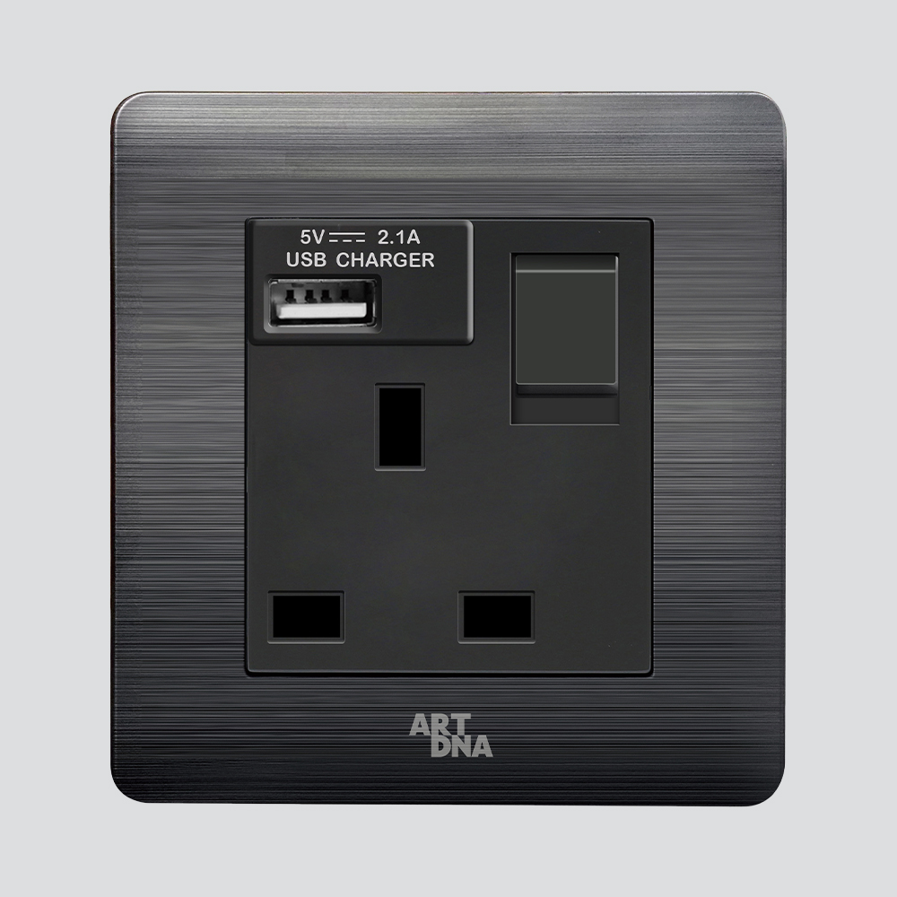 CMPL SOKO 1G SW 13A 2P + USBC BK A66