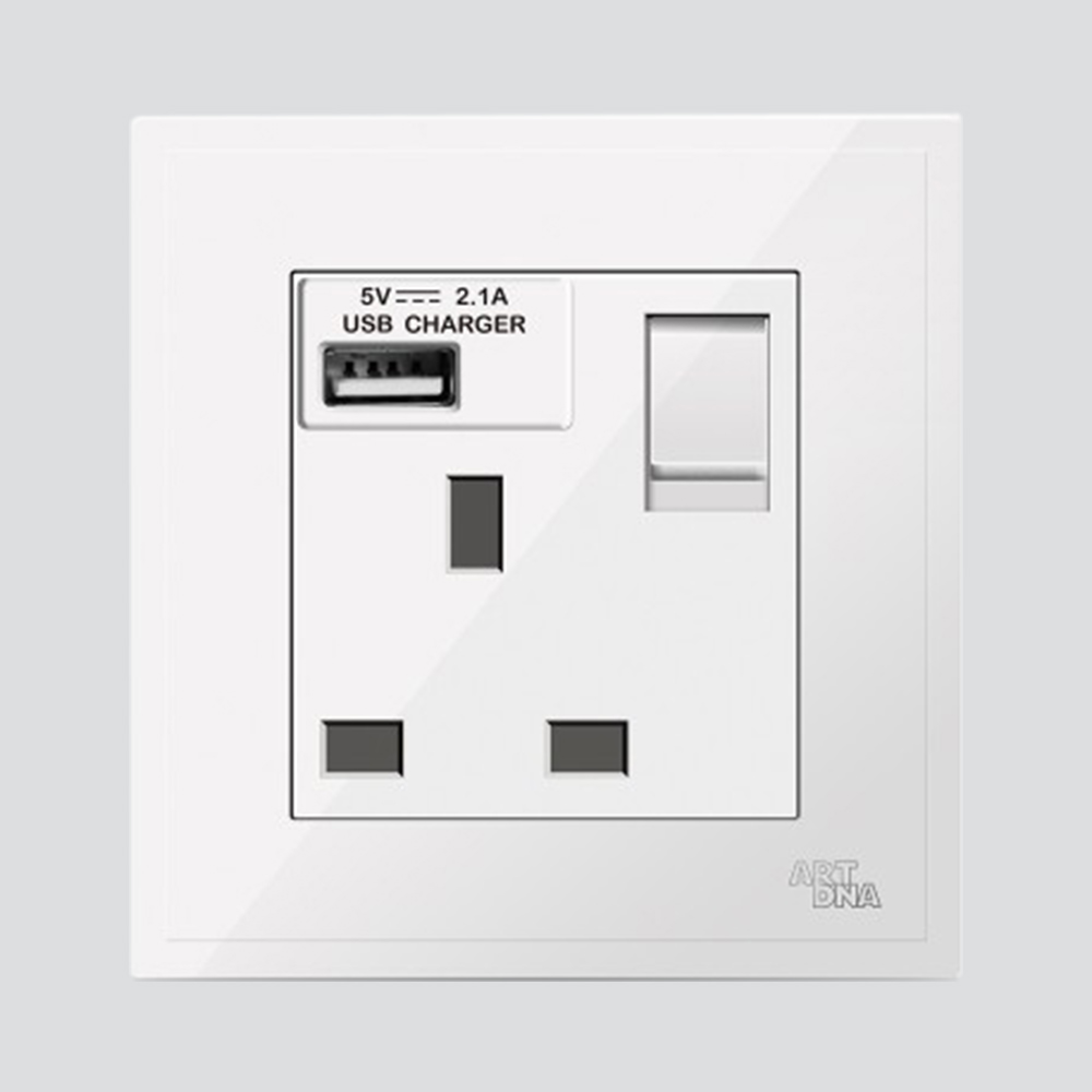 CMPL SOKO 1G SW 13A 2P + USBC WH D3