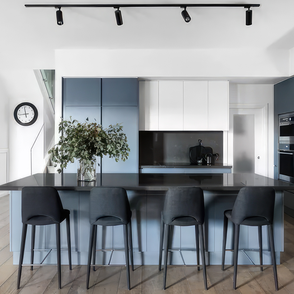 Surface Track Light-Adjustable-LED-18.5W-Bk-24°