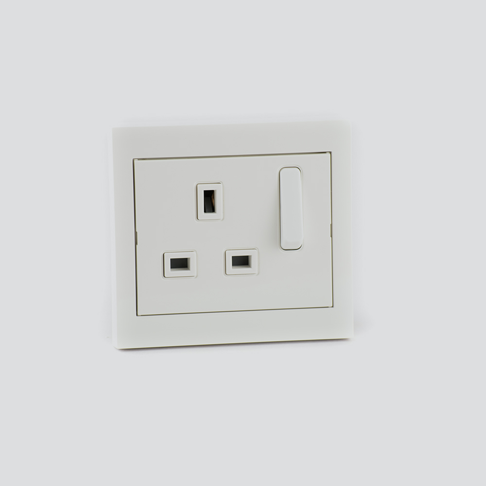 Socket BS 13A K.1 white