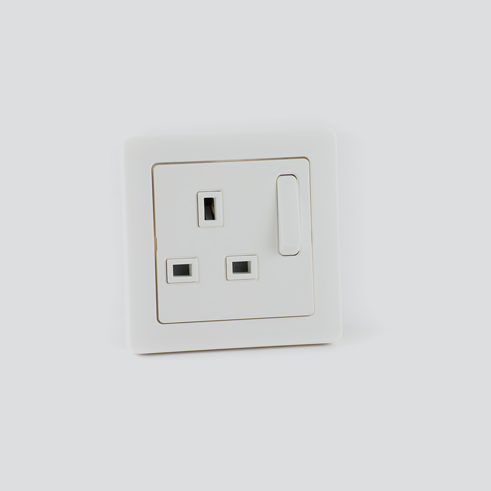 Socket BS 13A Q.1 white