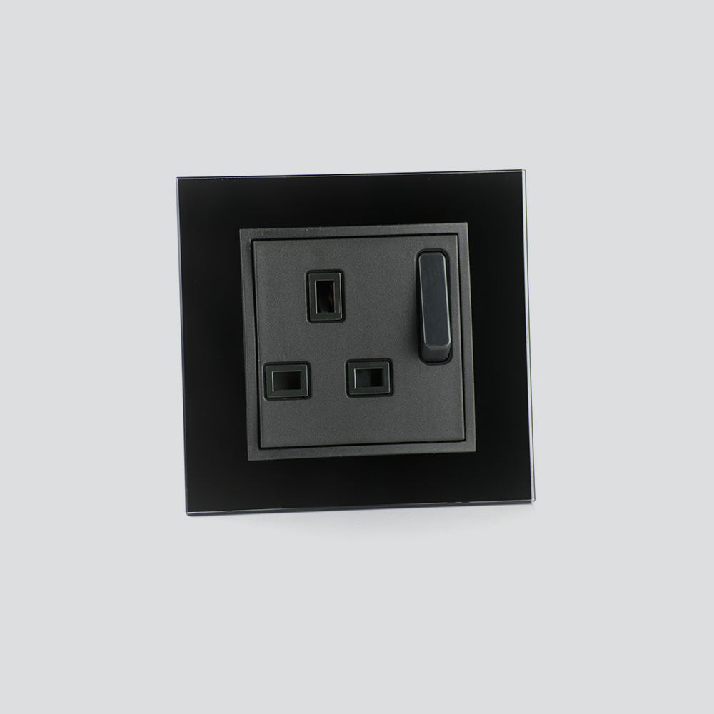 Socket BS 13A B.7 Glas. Black